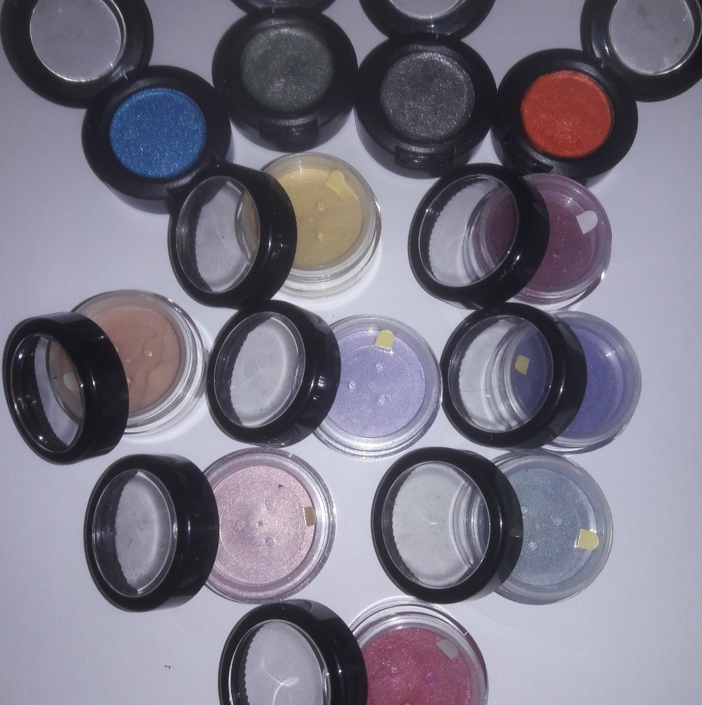 Eye shadow bundle